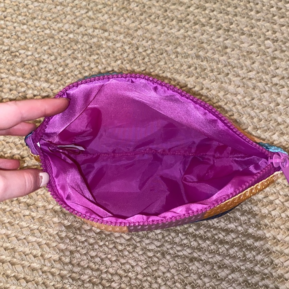 Shade & Shore Cosmetic Bag - Picture 2 of 3